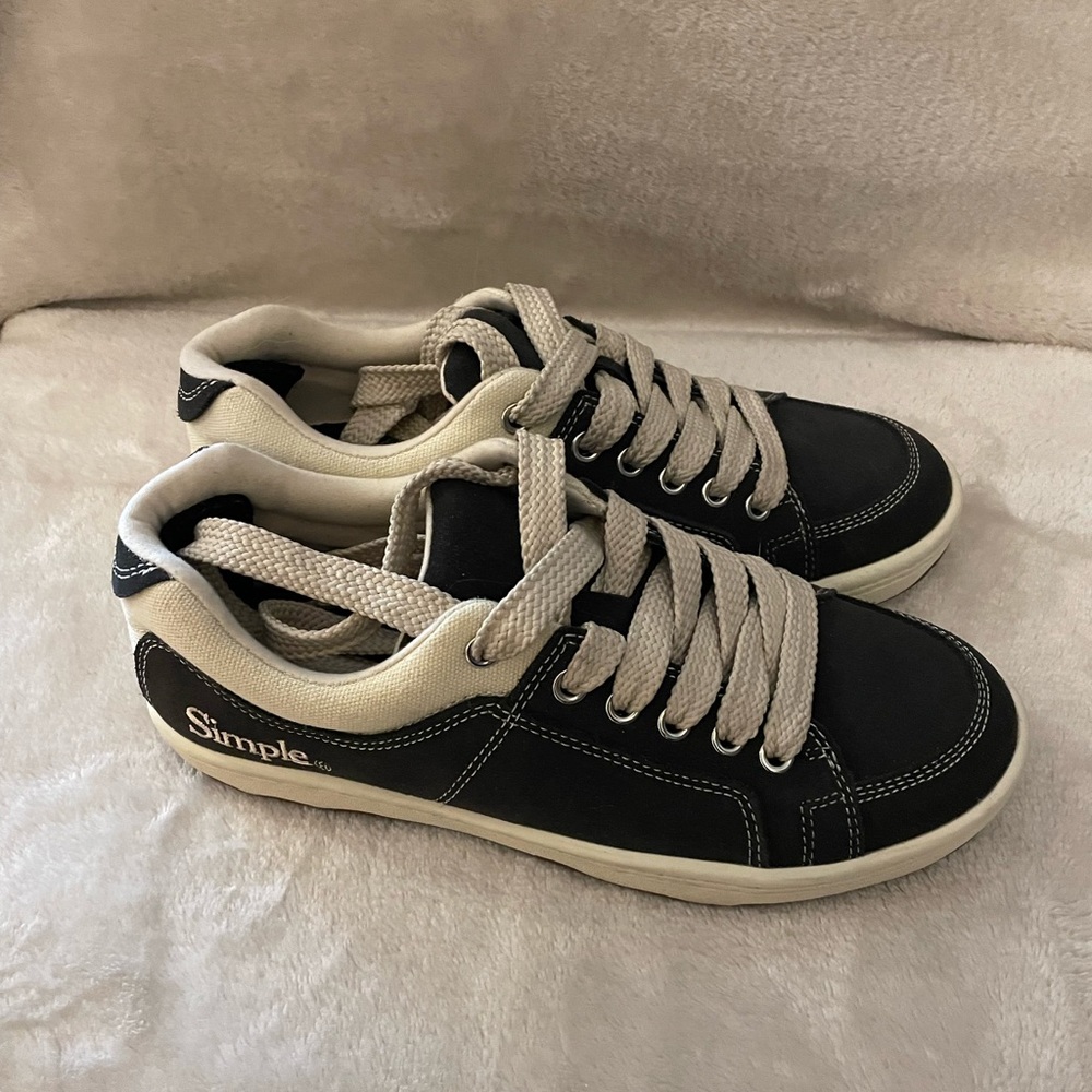 Simple, size 8, Steel Grey sneakers